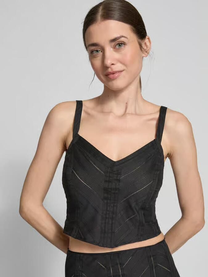 Drykorn Korte top met afgeronde V-hals model 'IRELLA'