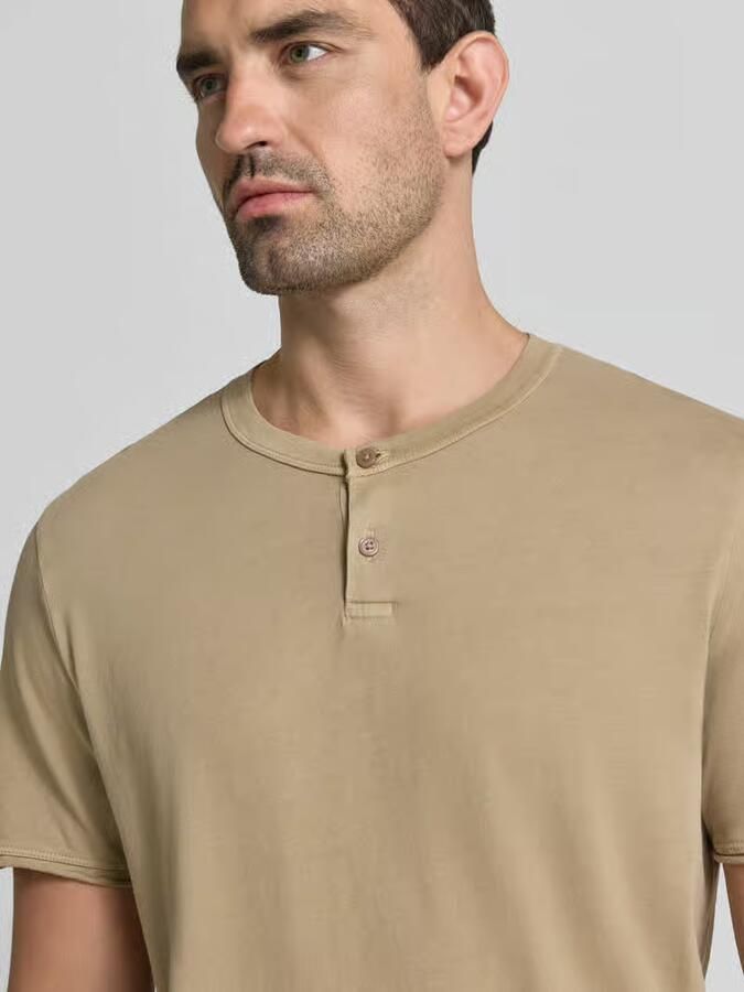 Drykorn T-shirt met korte knoopsluiting model 'ENIL'