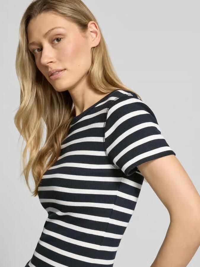Drykorn T-shirt met ronde hals model 'KOALE'