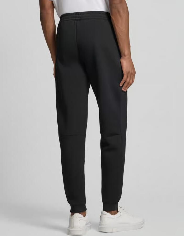 EA7 Emporio Armani Sweatpants met Viskose-Anteil Model 'TRAIN PREMIUM SHIELD'