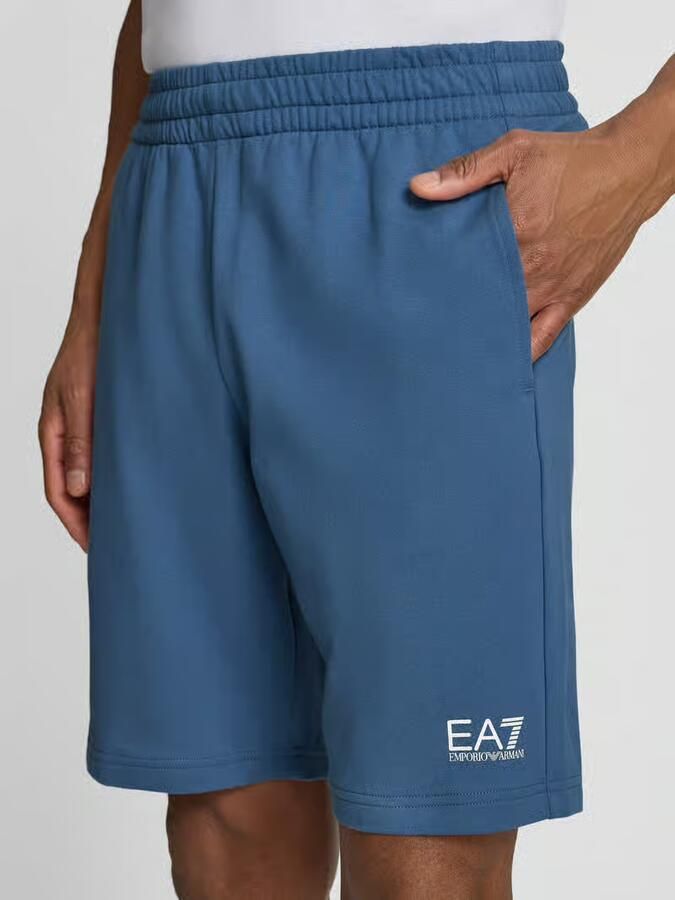 EA7 Emporio Armani Sweatshorts met logo en steekzakken