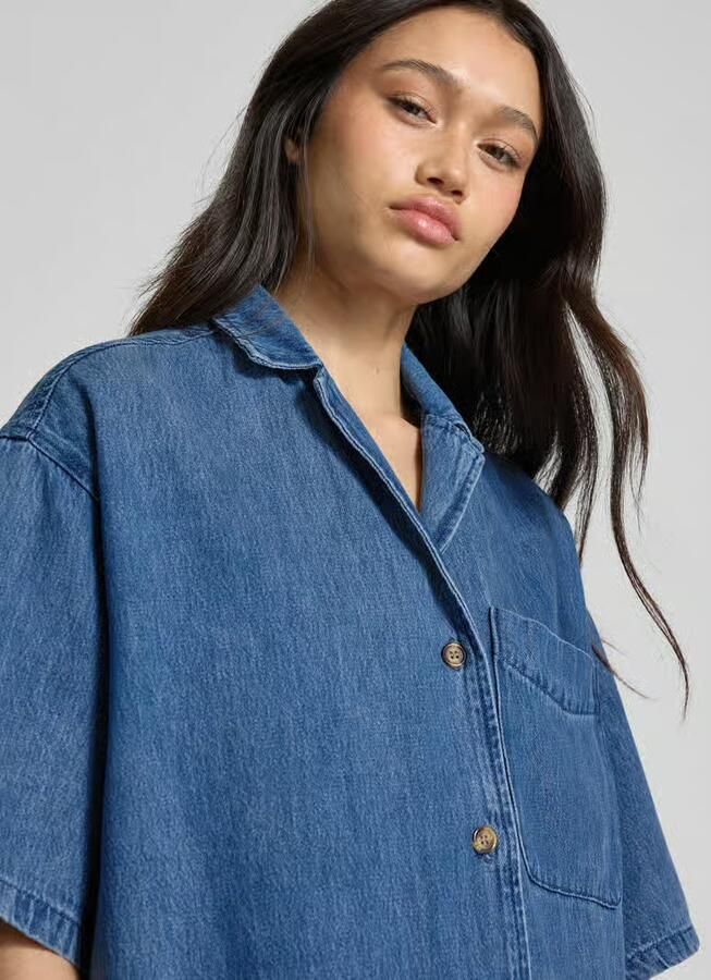 EDITED Jeansblouse met opgestikte borstzak model 'Pheline'