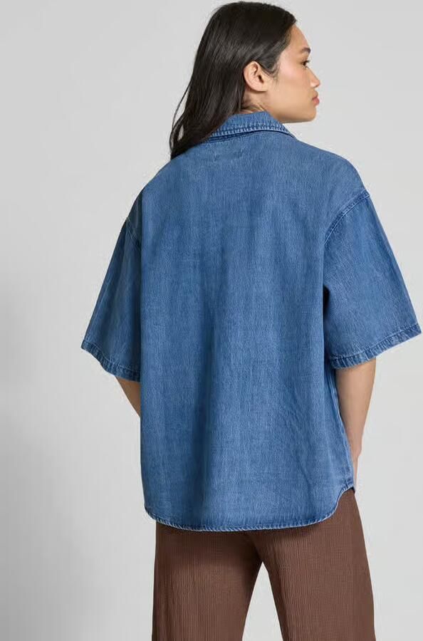 EDITED Jeansblouse met opgestikte borstzak model 'Pheline'