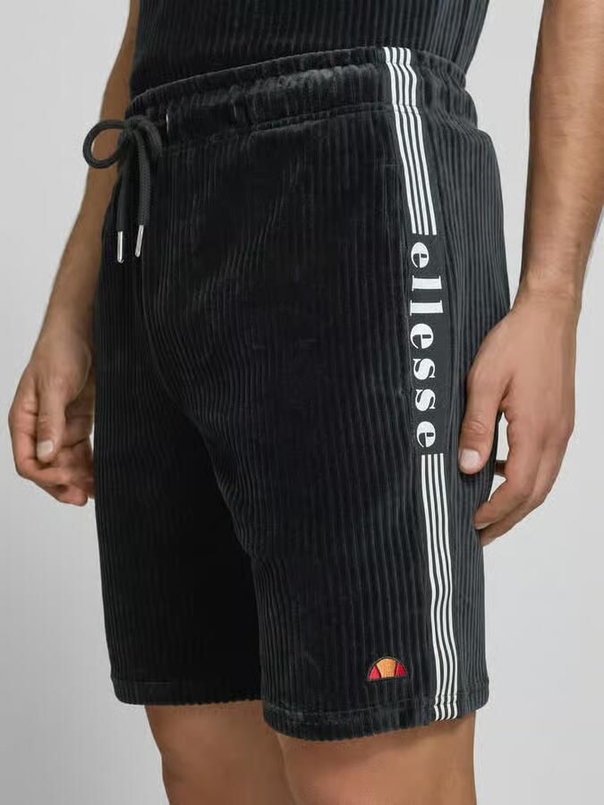 Ellesse Shorts van ribfluweel model 'TOMATRO'