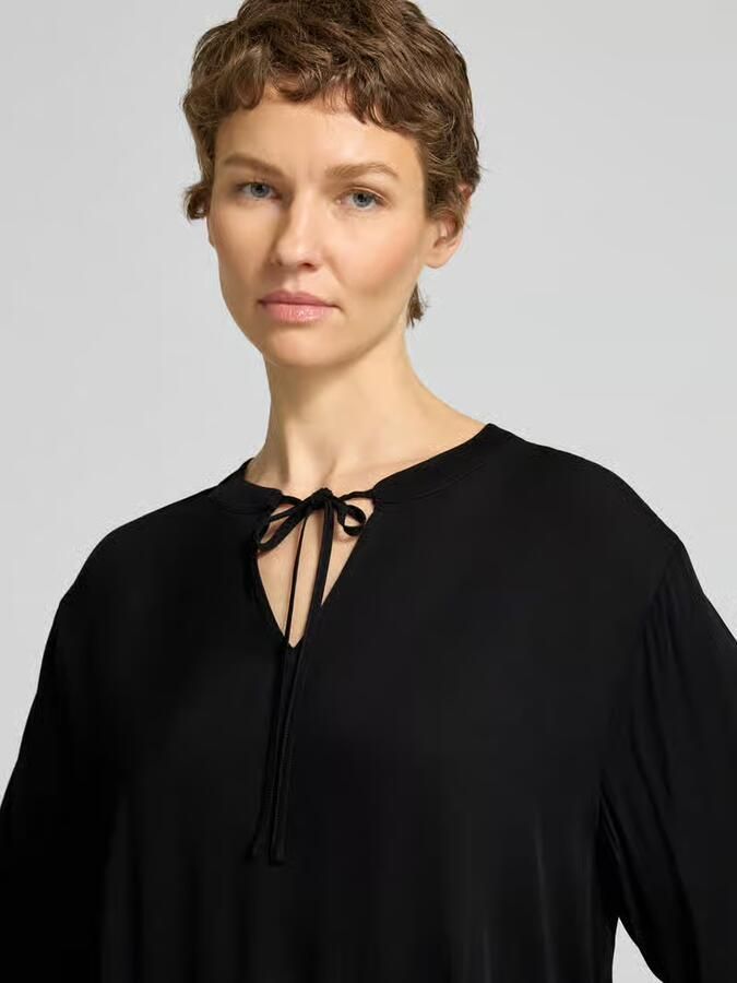 Emily Van den Bergh Blouse van viscose met druppelvormige hals