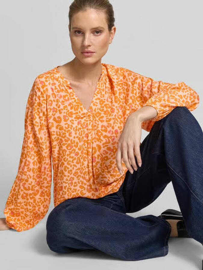 Emily Van den Bergh Damesblouse in allover-look met V-hals