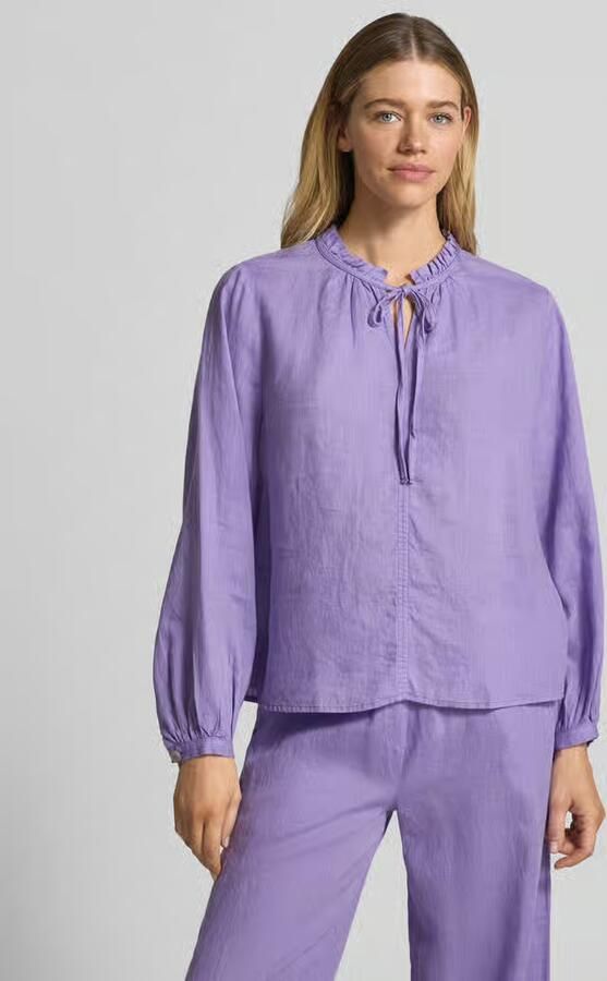 Emily Van den Bergh linnen blouse met serafinokraag en vetersluiting - Foto 3