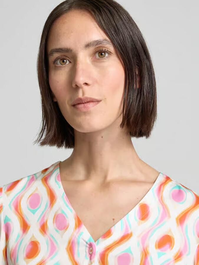 Emily Van den Bergh Regular fit blouse met V-hals