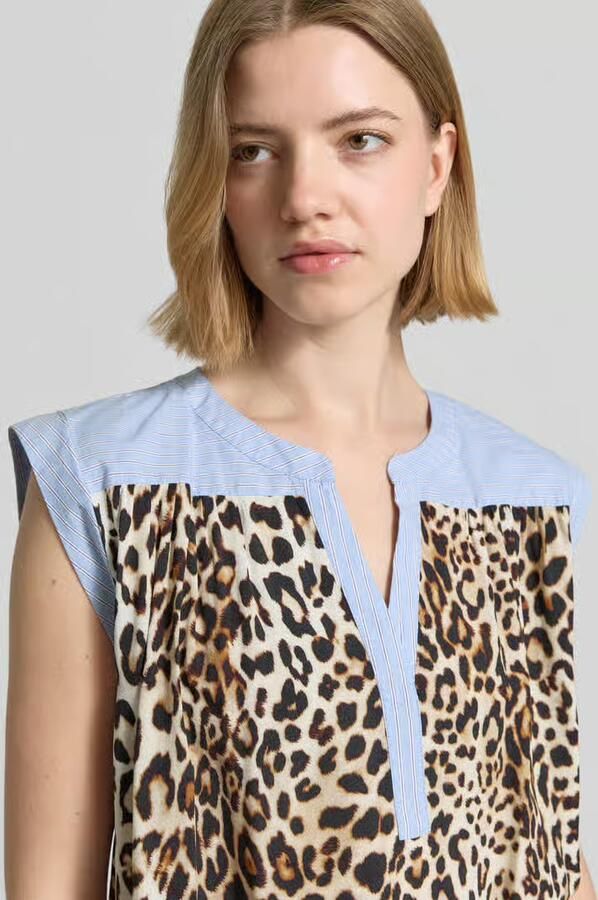 Emily Van den Bergh relaxed fit blouse van zuivere viscose met allover dierenprint
