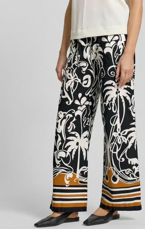 Emily Van den Bergh wide fit stoffen broek met all-over bloemenmotief - Foto 3