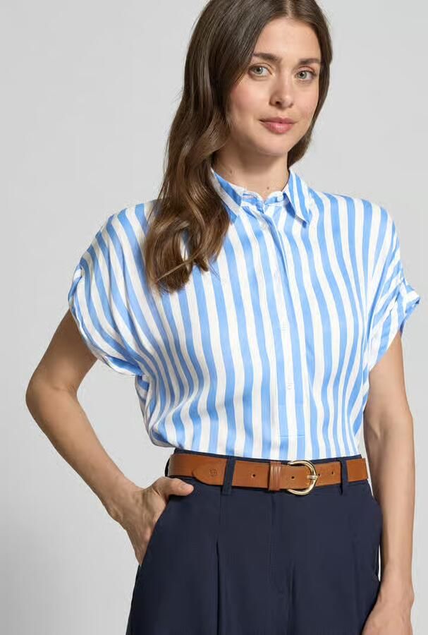 Eterna relaxed fit blouse met knoopsluiting en mouwen met omslag