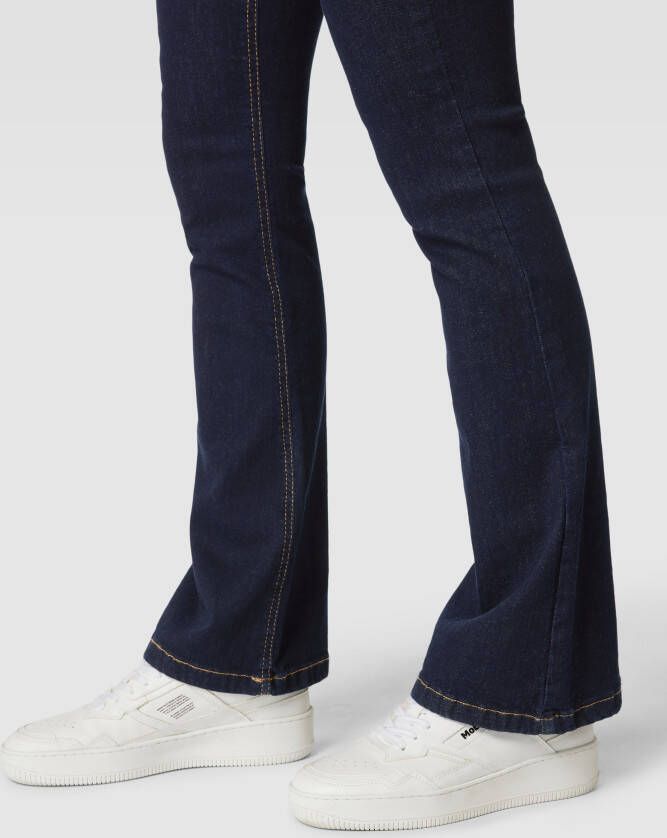 b.Young Flared cut jeans met 5-pocketmodel model 'LOLA'