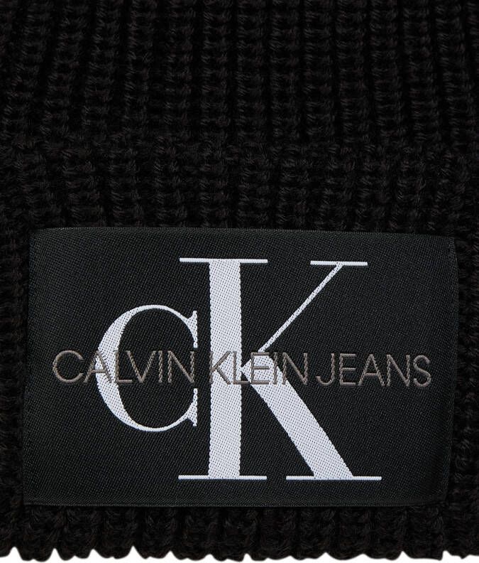 Calvin Klein Stijlvolle zwarte pet met slip-on sluiting Black