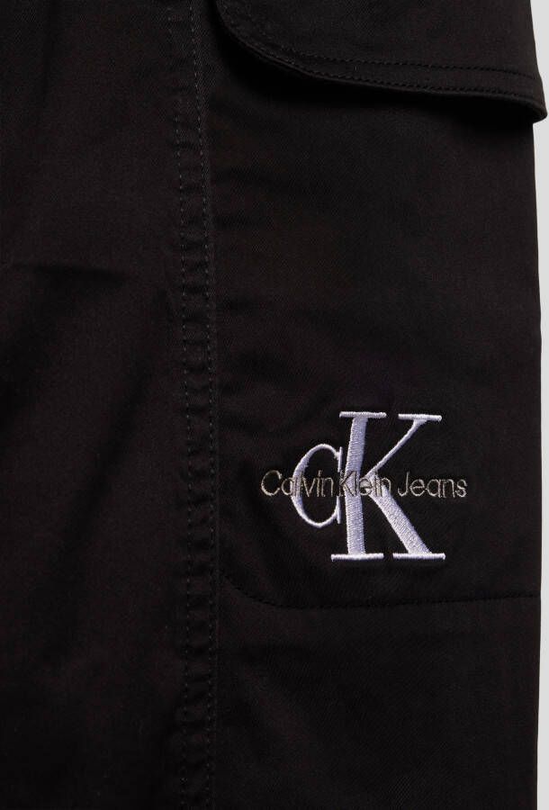 Calvin Klein Jeans Cargobroek met labelstitching model 'SATEEN'