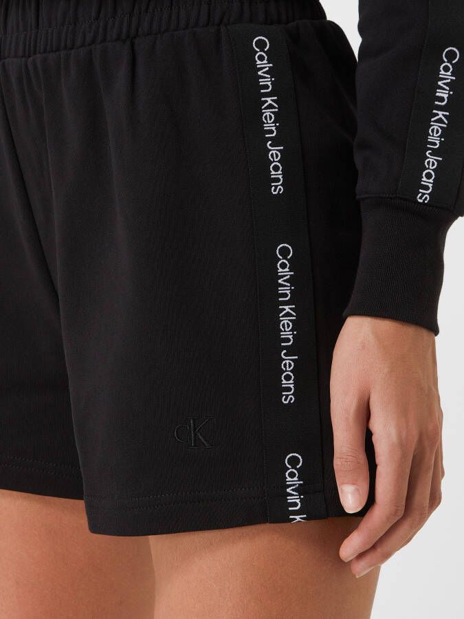 Calvin Klein Jeans Korte broek met logostrepen opzij
