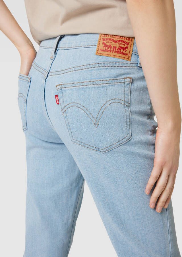 Levi's 300 Boyfriend fit jeans met labelpatch