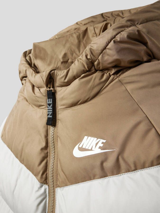 Nike Sportswear Kinderjack met synthetische vulling en capuchon Bruin