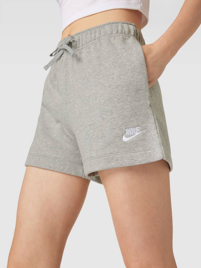 Nike Sweatshorts met labelstitching model 'CLUB'