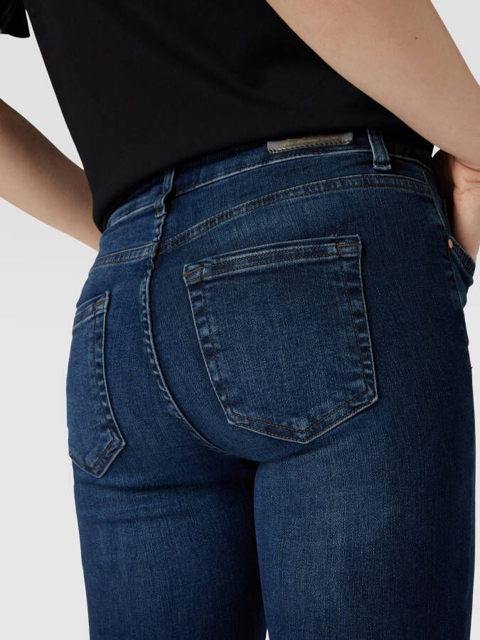 Only Flared jeans met labeldetail model 'BLUSH'