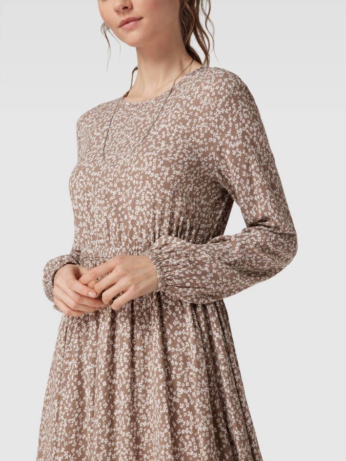 Review Mini-jurk met druppelvormig rugdecolleté - Foto 2