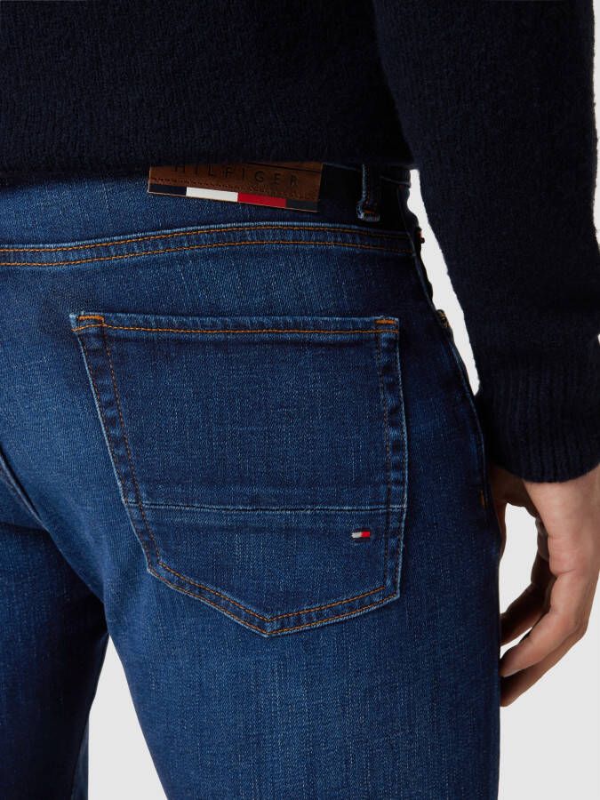 Tommy Hilfiger Slim fit jeans met labelpatch van leer