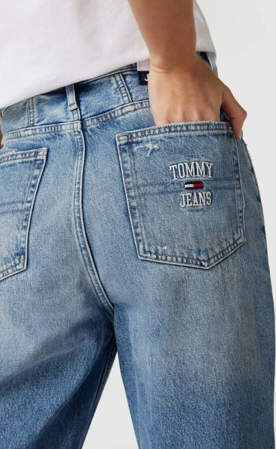 Tommy Jeans Tapered fit jeans met destroyed-effecten model 'Mom'