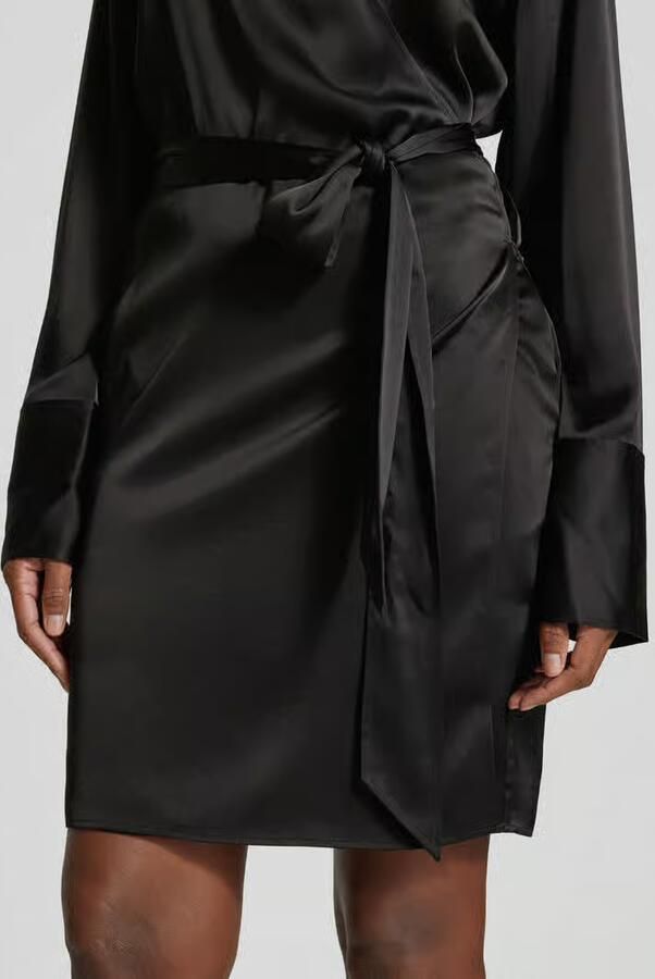 Filippa K Knie-lange jurk met tailleriem