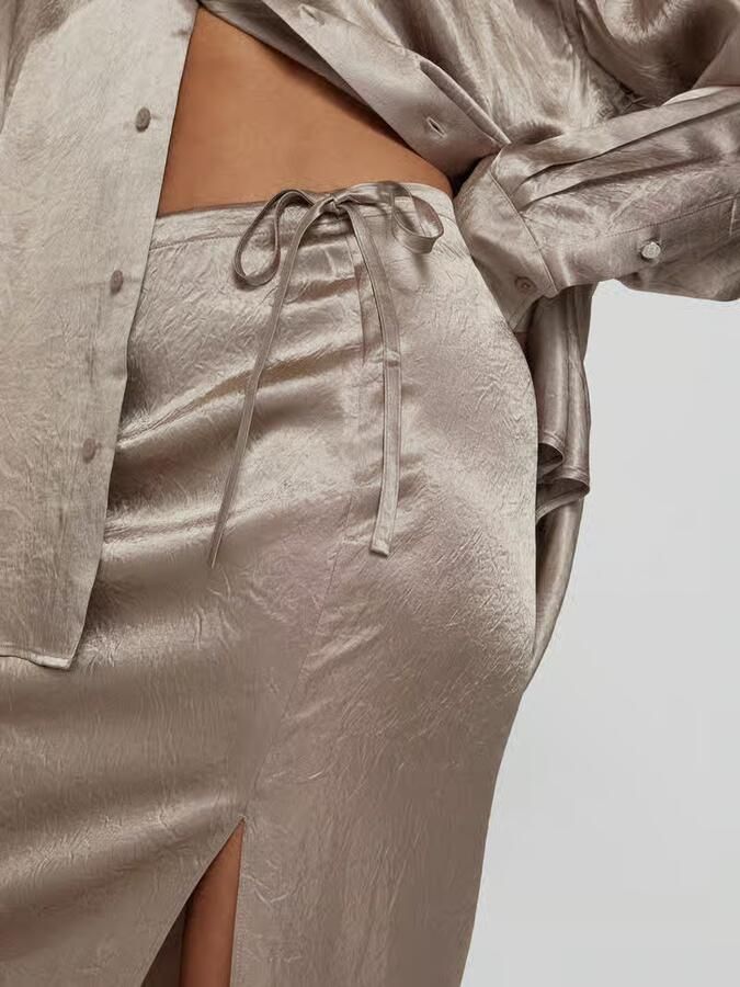 Filippa K Midirok om te strikken