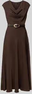 Forever New Avondjurk met tailleriem model 'Estelle'