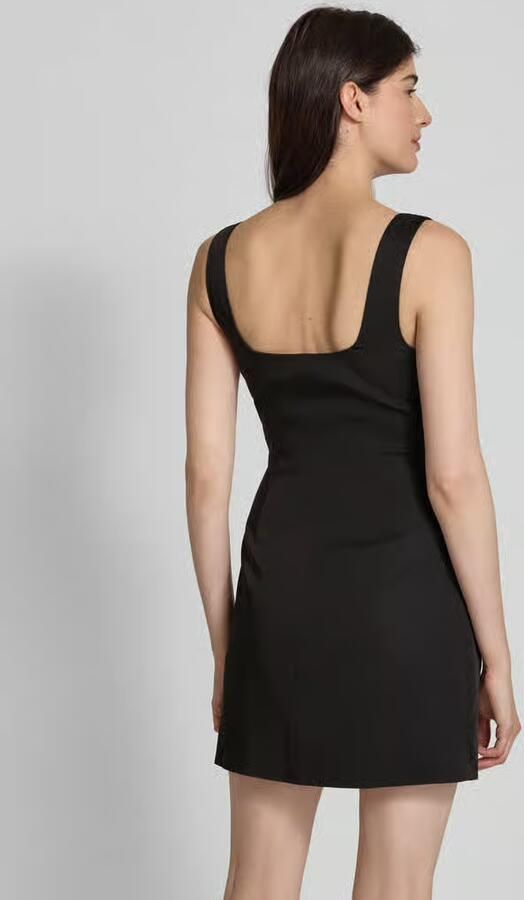 Forever New Cocktailjurk met vierkante hals