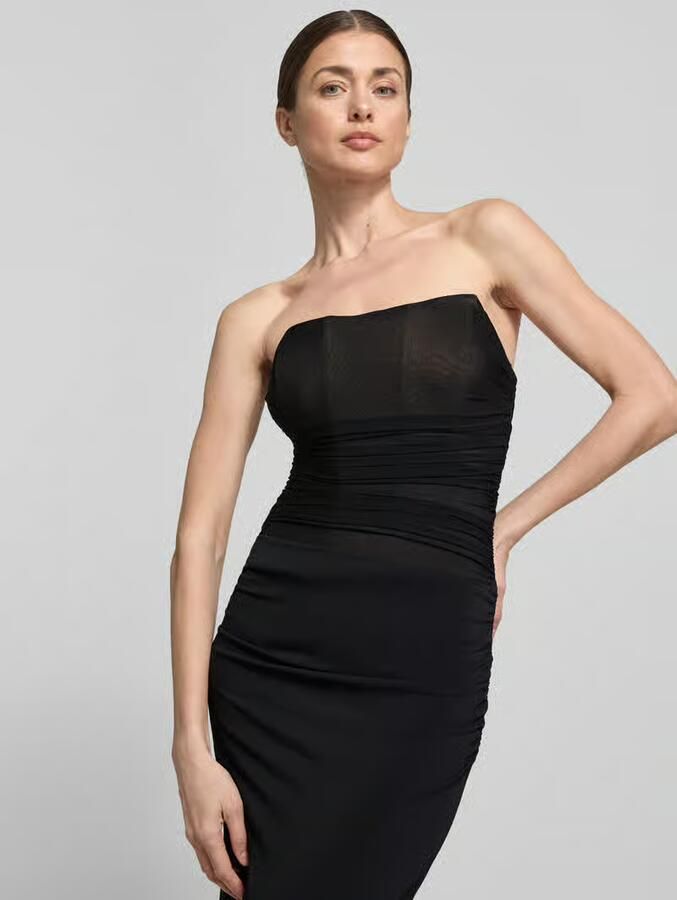 Forever New slim fit avondjurk met plooien model 'Rendall'