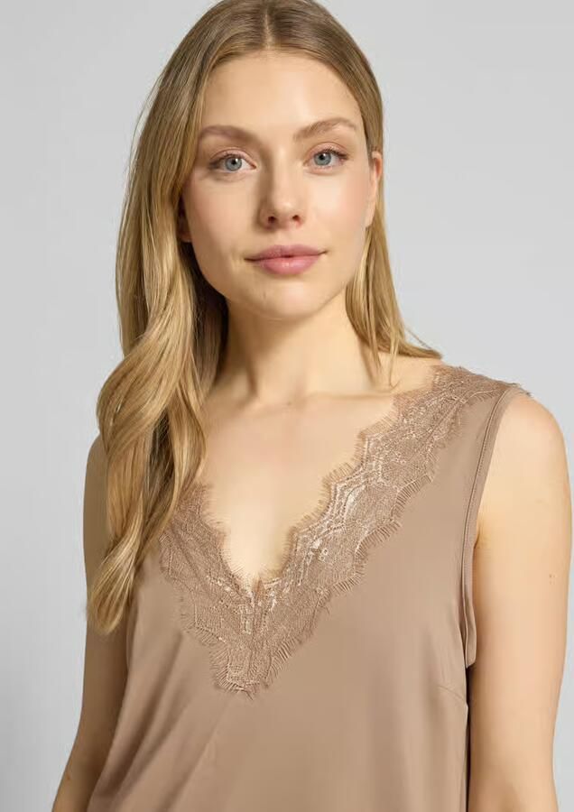 FREE QUENT regular fit top met kant model 'Bicco'
