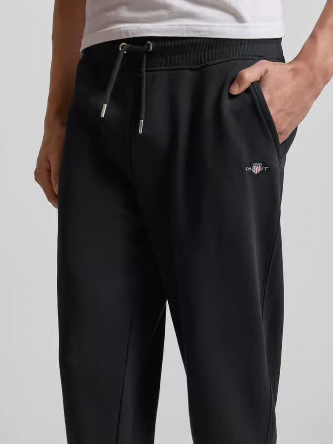 Gant Sweatbroek REG SHIELD SWEATPANTS met logo-borduurwerk onder de boord - Foto 9