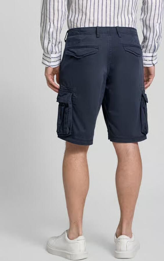 GAP Short met cargozakken model 'NEW 24'