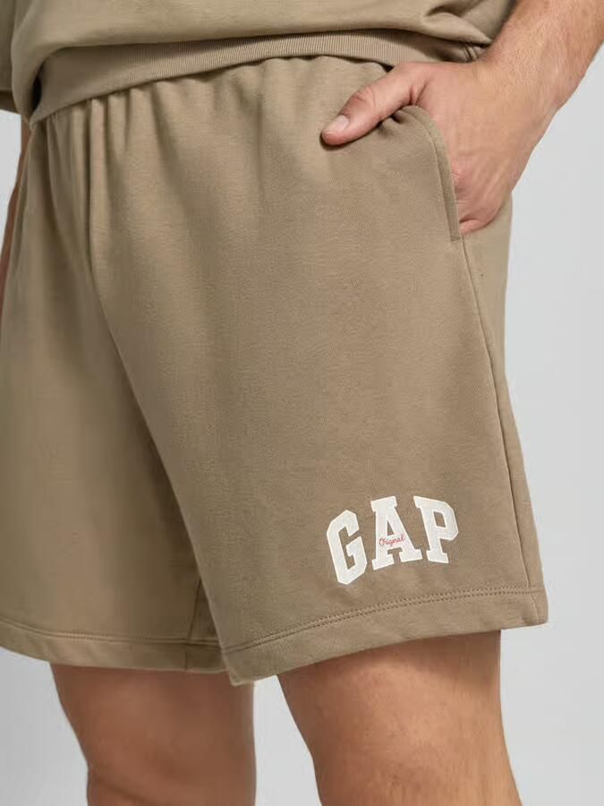 GAP straight fit korte broek met logostitching model 'Arch'