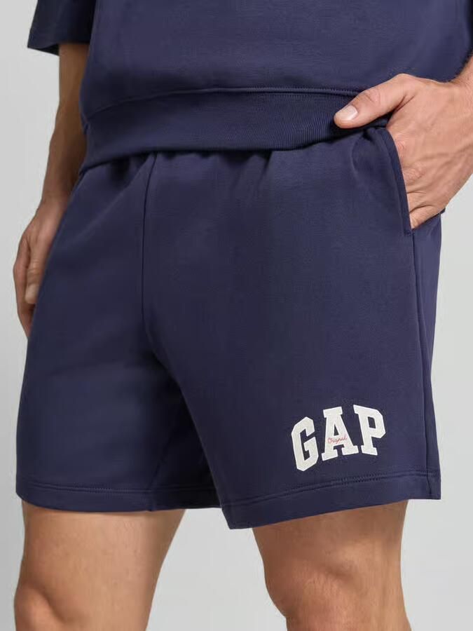 GAP straight fit korte broek met logostitching model 'Arch'