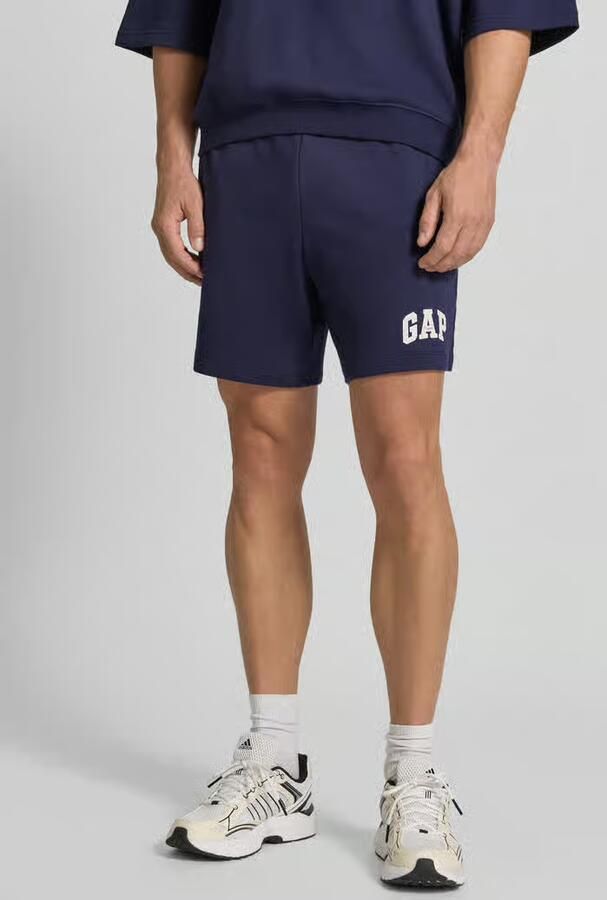 GAP straight fit korte broek met logostitching model 'Arch' - Foto 3