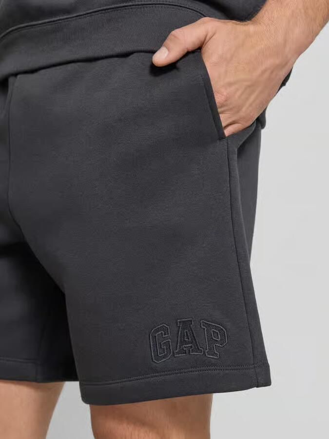 GAP straight fit short met logostitching model 'Heritage'