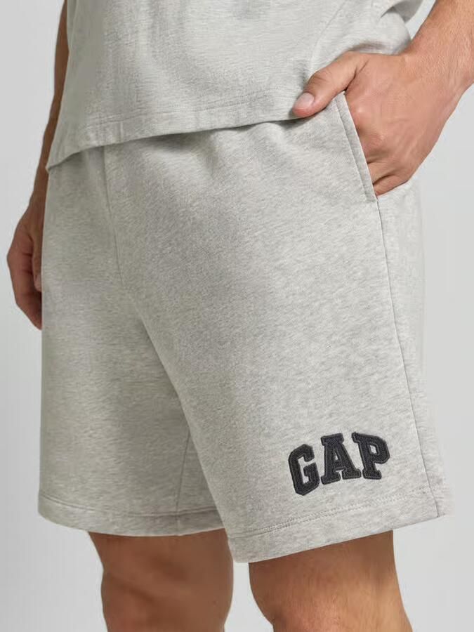 GAP straight fit short met logostitching model 'Heritage'