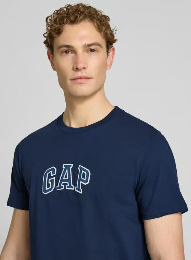 GAP T-shirt met logopatch en ronde hals