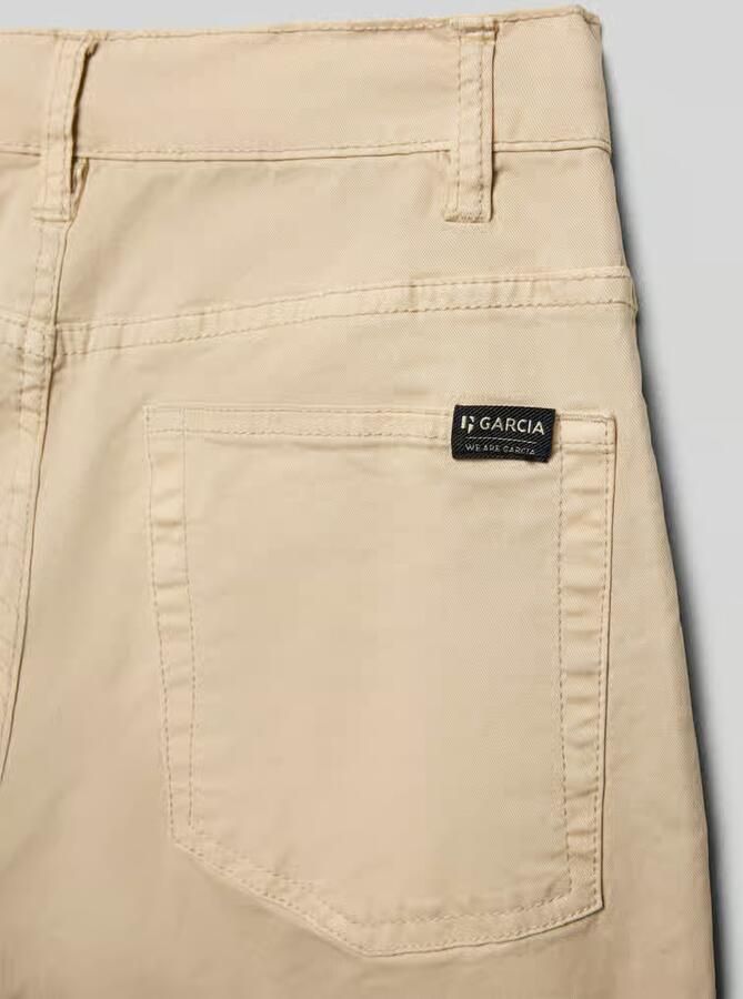 Garcia Chino met steekzakken en labeldetail