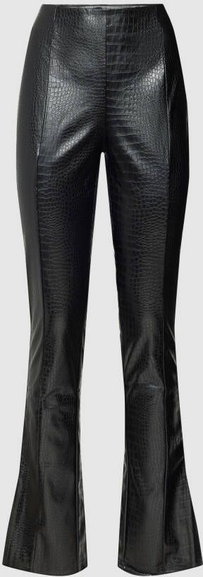 Gina Tricot Flared cut stoffen broek in leerlook model 'Mollie'