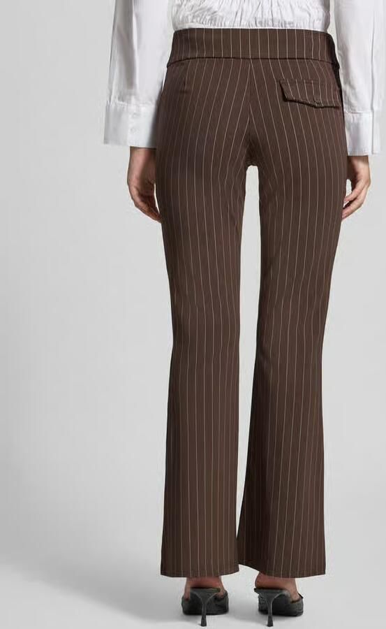Gina Tricot Flared fit broek van elastische viscosemix met knoopsluiting - Foto 3