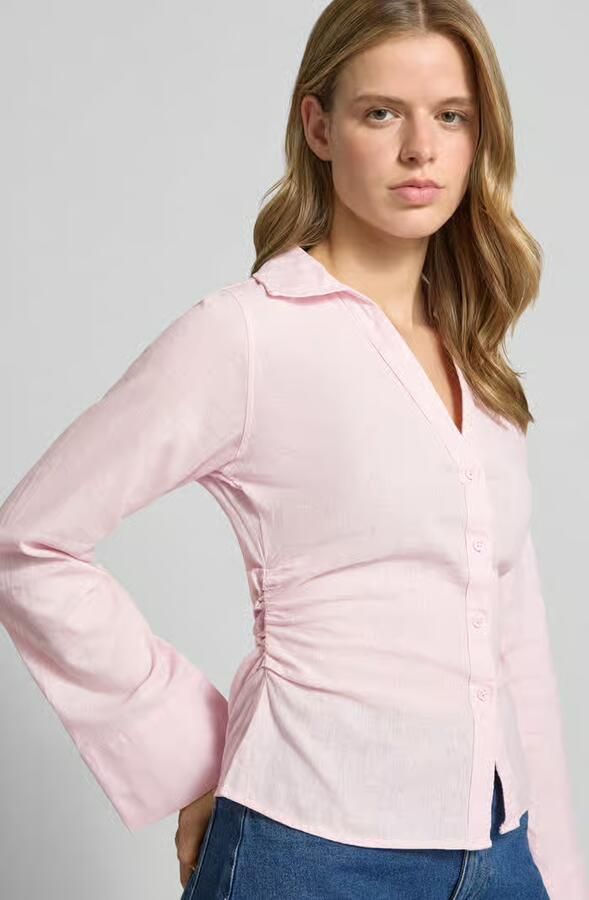 Gina Tricot linnen blouse met strikceintuur en V-hals