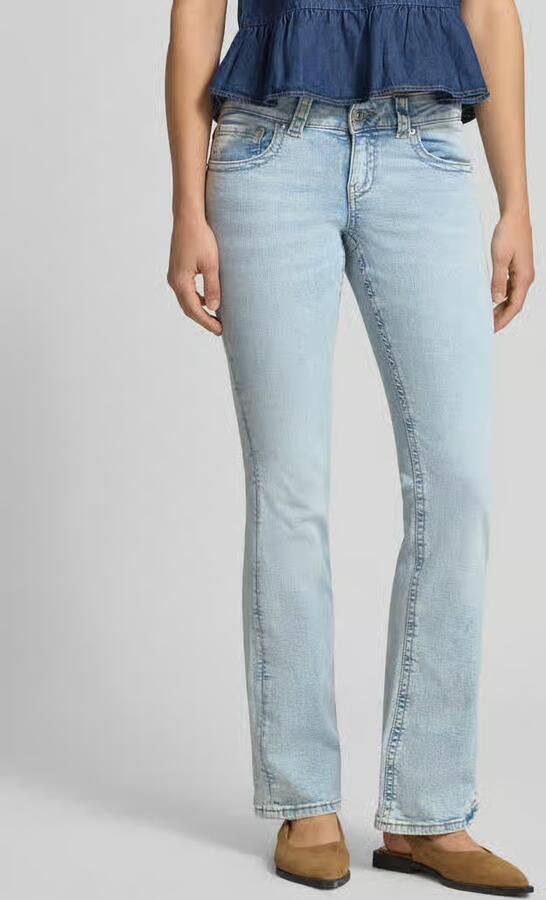 Gina Tricot Low bootcut jeans met steekzakken model 'Y2k' - Foto 2
