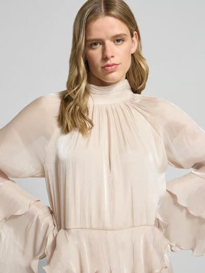 Gina Tricot mini-jurk in laagjeslook model 'Flowy frill'