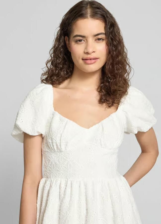Gina Tricot mini-jurk met bloemige stitching met gaatjes