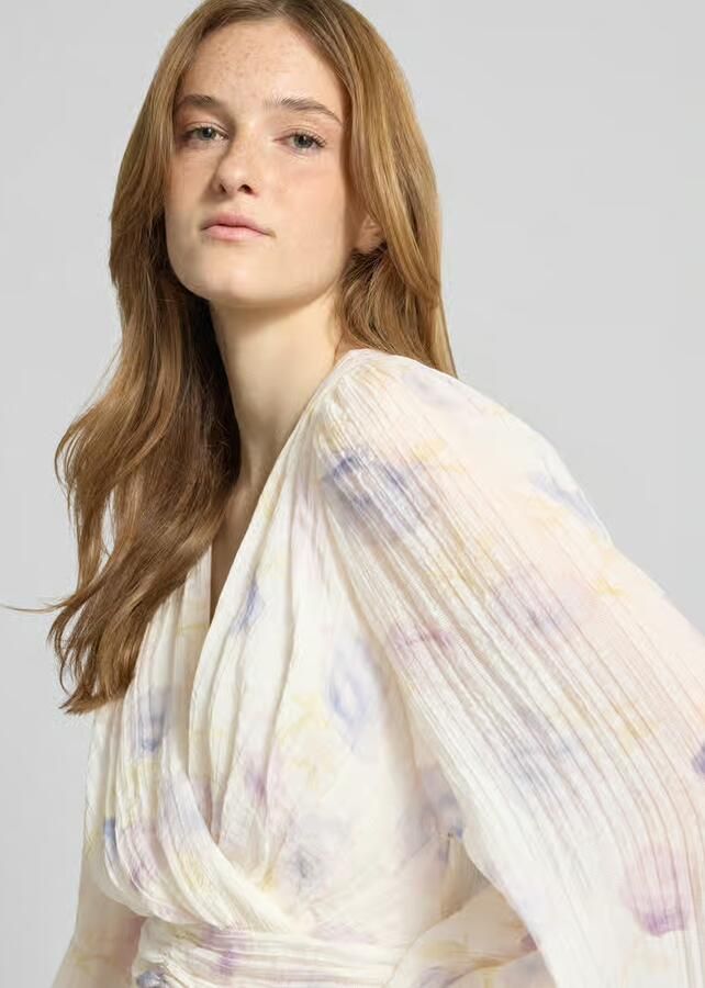 Gina Tricot mini-jurk van viscosemix met V-hals