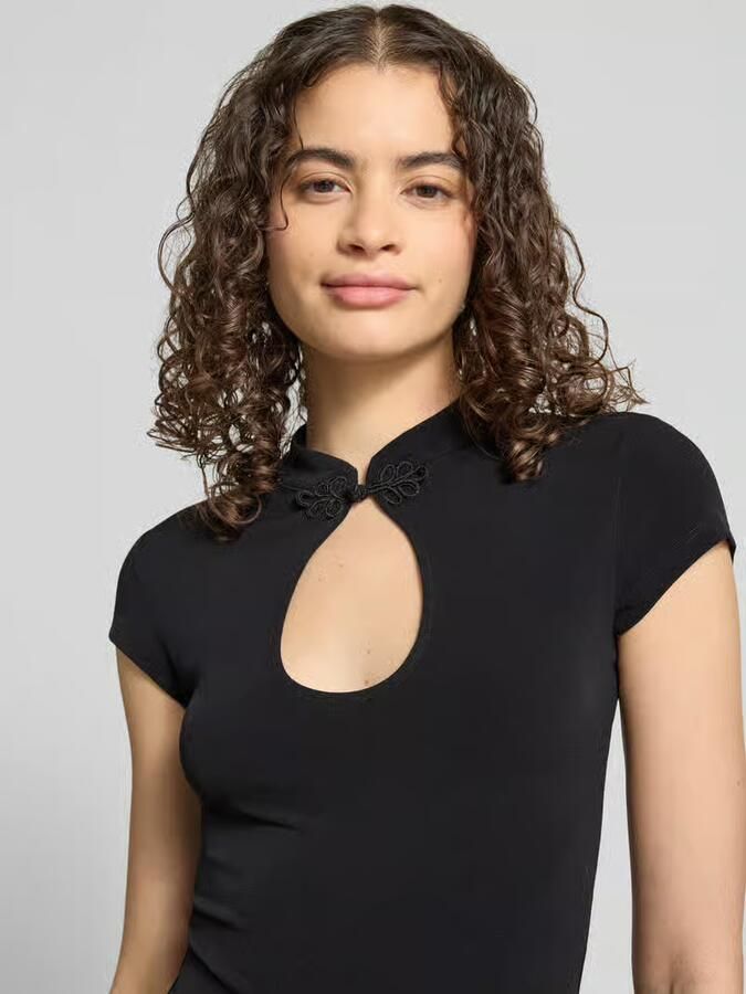 Gina Tricot slim fit T-shirt met cut-out