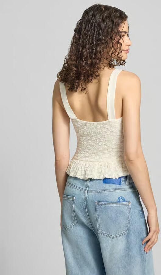 Gina Tricot slim fit top met all-over kant